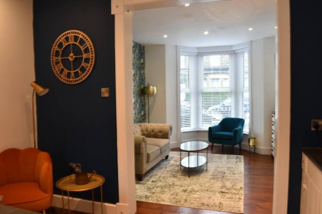 The Cheltenham, Stylish 1-Bed Victorian Apartment Harrogate Exterior photo